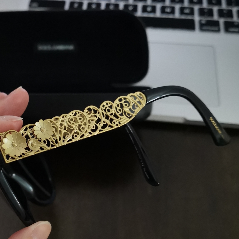 Brand New dolce&Gabbana gold print hollow sunglass